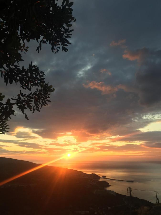 Kouklospito Atene Esterno foto